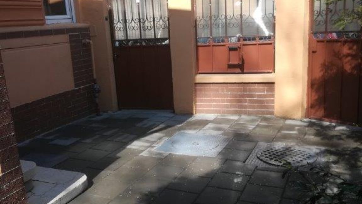 Inchiriez casa zona Decebal – Delea Noua